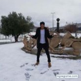 Busco pareja. Mujer. Sincero. Deportes.