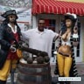 Propio negocio. Busco pareja. Estoy