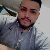 Lo que surga. Soltero alto cuerpo