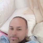 Busco pareja. Muy cariñoso y romantico.