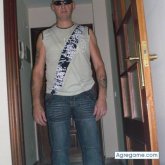 Encuentra Hombres solteros en Santa Uxia Ribeira