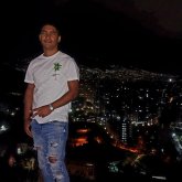 Busco pareja. Mujeres bellas.