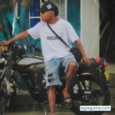 Busco ligar. Soltero, Moreno, Chevere.