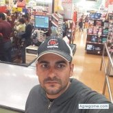 Busco pareja. Una mujer. Cariñoso. El