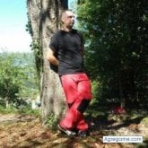 Busco conocer gente. Gente. Yo mismo.