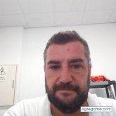 Currando. Busco pareja. Chicas. Alegre.