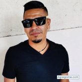 Busco: Conocer mujeresMe defino: Soy romantico apasionadoMe