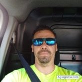 Una mujer bonita y simpática. Soltero y