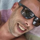 Encargado. Mujer sincera , simpática