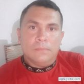 Busco pareja. Nuevas chicas. Un hombre