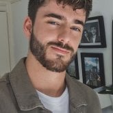 Divertida y sincera. Me gusta la