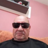 Busco ligar. Mujer para amistad y lo qe