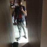 Salir conoser. Soltero trío. Tomar los