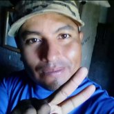 Amistad y ver que pasa. Alegre y con