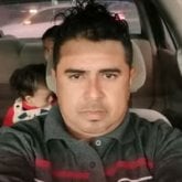 Empleado. Busco ligar. Mujer de 30. 49