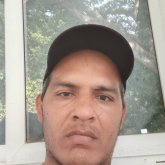 Jefe de almacen. Amistad o ver que sale.