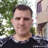 Busco mujeres. Solo mujeres. Soltero. No