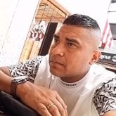 Busque mujer para parchar relajada y con