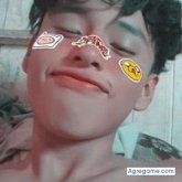 Busco pareja. Amigos. Un chico