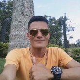 Estudio diseño de estampado. Busco