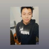 Trabajo. Mujer alta y erlosa.