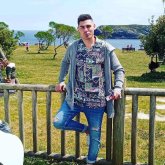 Funcionario. Busco conocer gente.