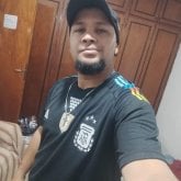 Sincera humilde divertida. Soltero de