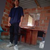 Alguien que quiera as. Estoy soltero. Mi