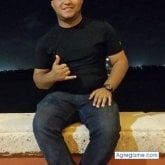 Asociado. Busco hacer amistades. Por el