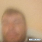 Alegre y apasionado. Bailar.