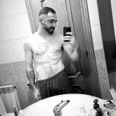 Camarero. Busco ligar. Busco lo que