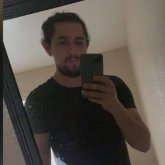 Diseñador. Busco mujeres  de entre 30 y