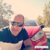 Busco pareja. Una mujer. Un Toro.