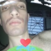 Me mantiene mis padres. Busco una chica