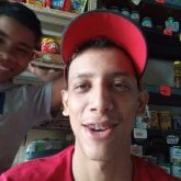 Hola me llamo Josué. Hola me llamo