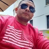 Busco hacer amistades. Mujer. Fuerte.