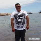 Busco pareja. Mujeres solteras. Timido.