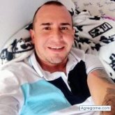 Busco ligar. Una excelente persona.