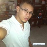 Trabajo y Estudio. Busco ligar. A una