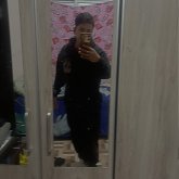 Una mujer flaquita y bajita. Soltero