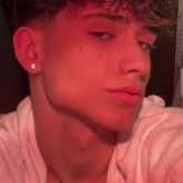 Mujeres lindas de 19 a 23 años. Soltero