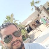 Pues no quiere conocer personas con