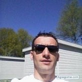 Busco pareja. Mujer. Noble. Conducir.