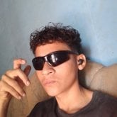 Una chica joven que este dispuesta para