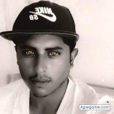 Busco ligar. Soy divertido y me encanta