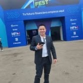 Superior. Soy super carismático. Me