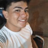 Alguien de buena personalidad. Mido