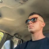 Business owners. Una ragazza seria.