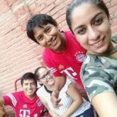 Docente. Amistad, personas alegres con