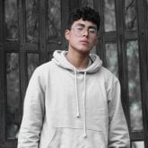 Mujeres de toda edad. Alto.